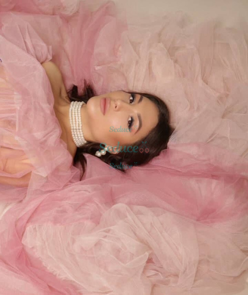 Photo escort girl Frida: the best escort service