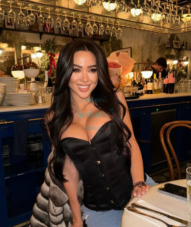 Photo escort girl Vicky: the best escort service