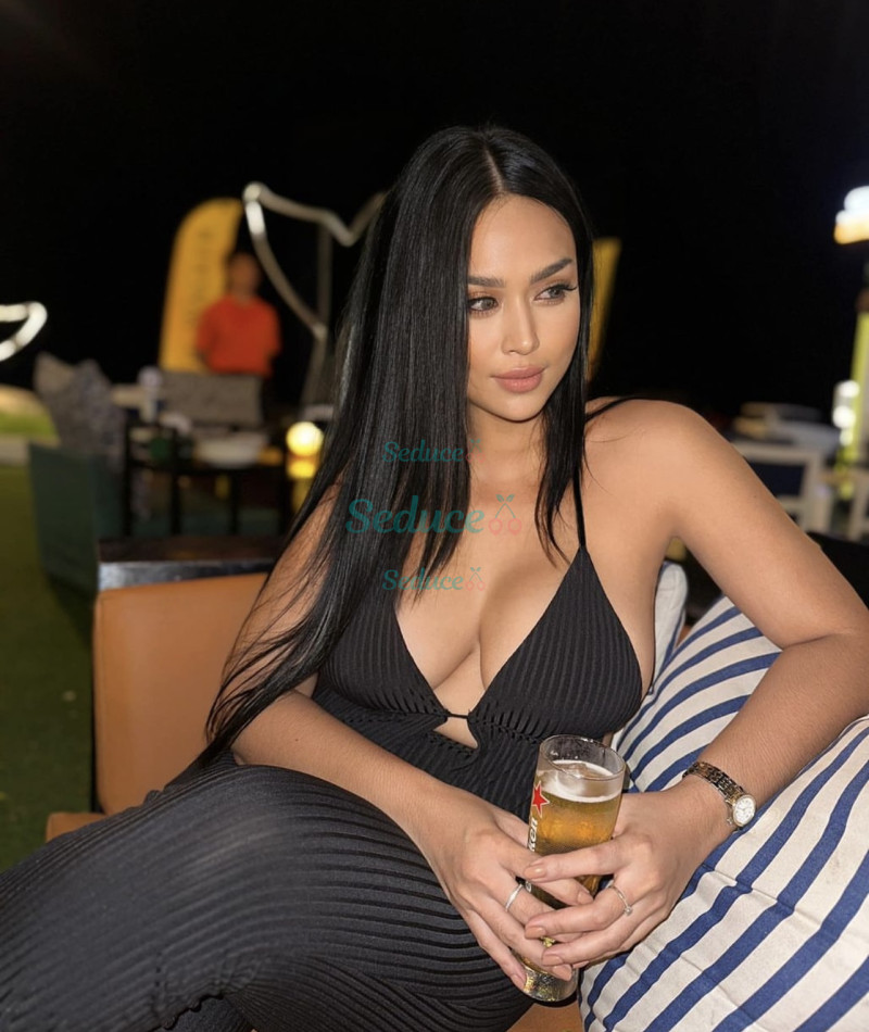 Photo escort girl OLIVIA : the best escort service