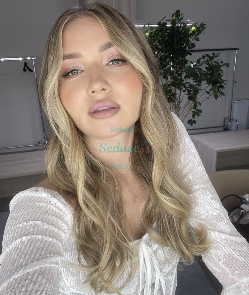 Photo escort girl EMMA: the best escort service