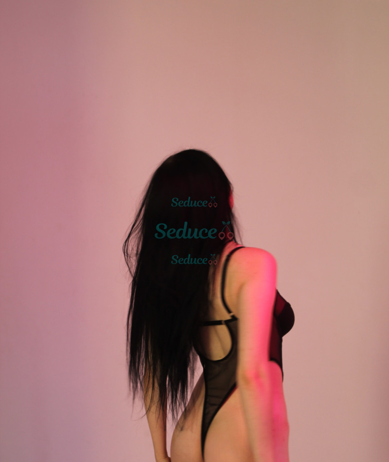 Photo escort girl Vlada: the best escort service