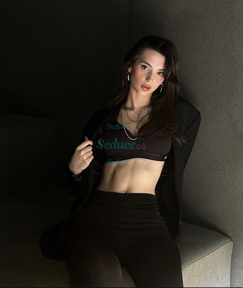 Photo escort girl Cemre: the best escort service