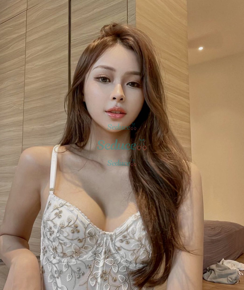 Photo escort girl Eri Osawa: the best escort service