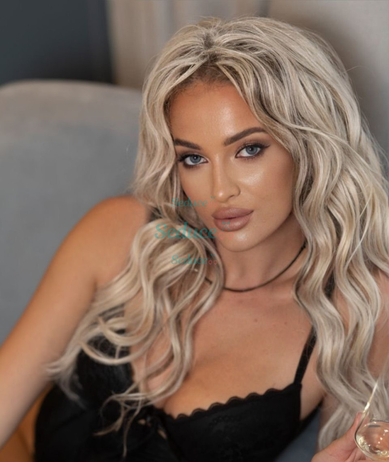 Photo escort girl IRINA: the best escort service