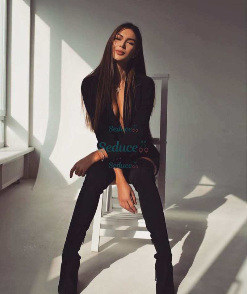 Photo escort girl Karinochka: the best escort service