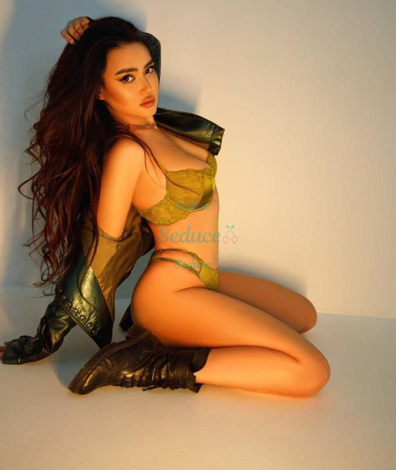 Photo escort girl Laura: the best escort service