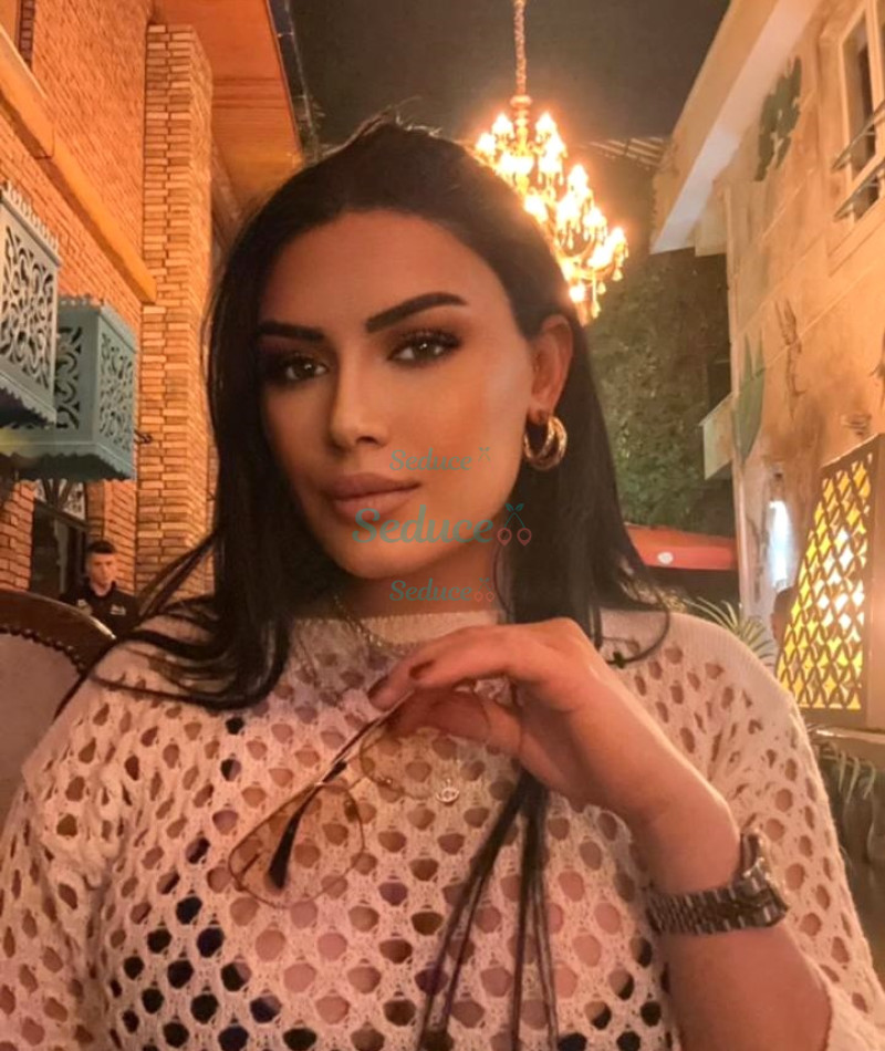 Photo escort girl Larisa: the best escort service