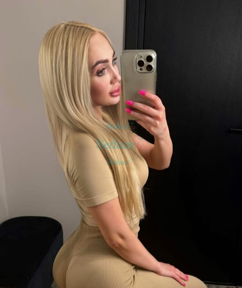 Photo escort girl Monica: the best escort service