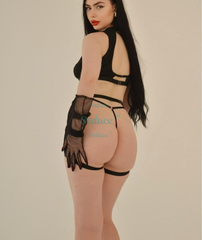 Photo escort girl Ivy: the best escort service