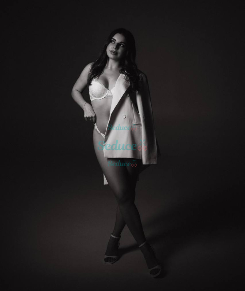 Photo escort girl Mila: the best escort service