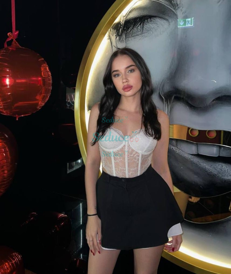 Photo escort girl Ariana: the best escort service