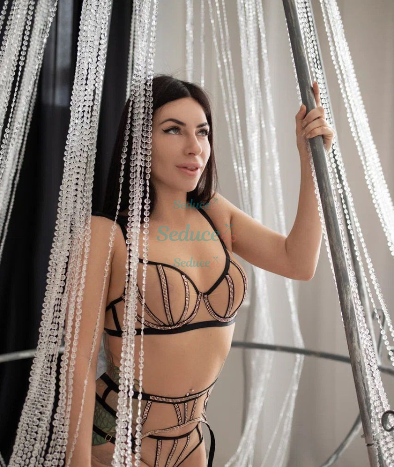 Photo escort girl Lilia: the best escort service
