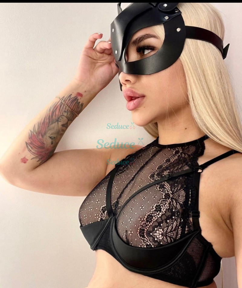 Photo escort girl Amina: the best escort service