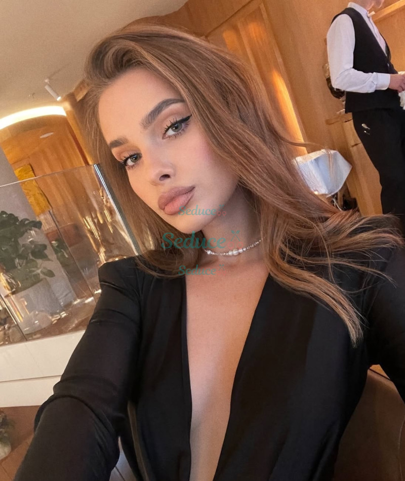 Photo escort girl Avrora : the best escort service