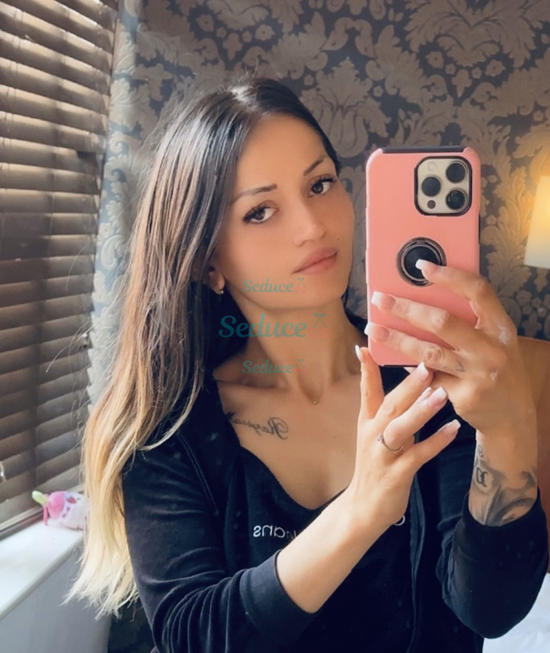 Photo escort girl Enevela : the best escort service