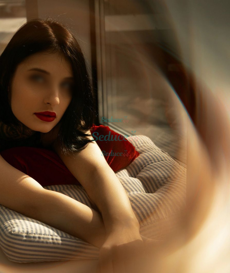 Photo escort girl Roksy: the best escort service