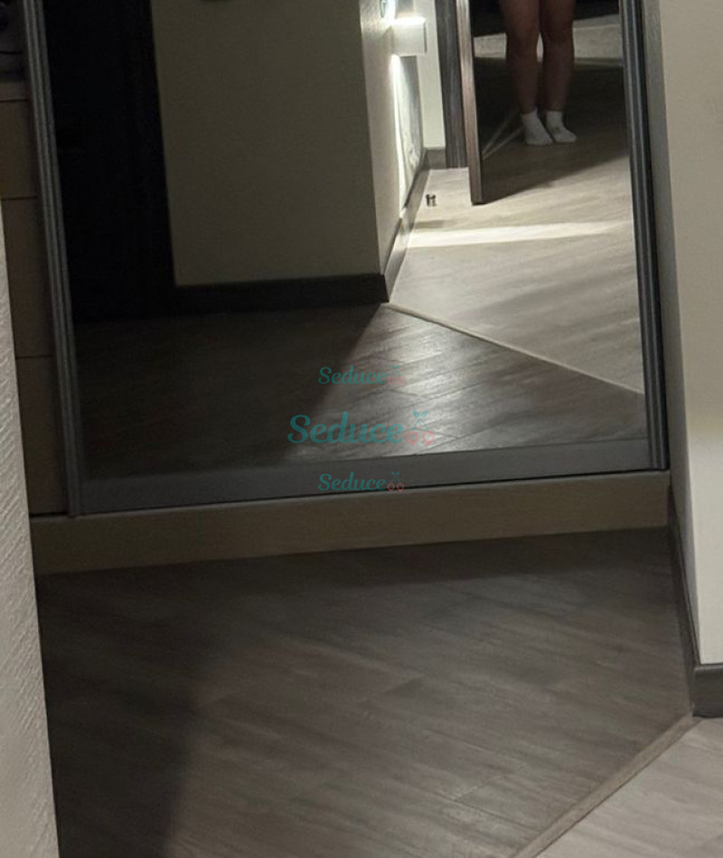 Photo escort girl Lora: the best escort service