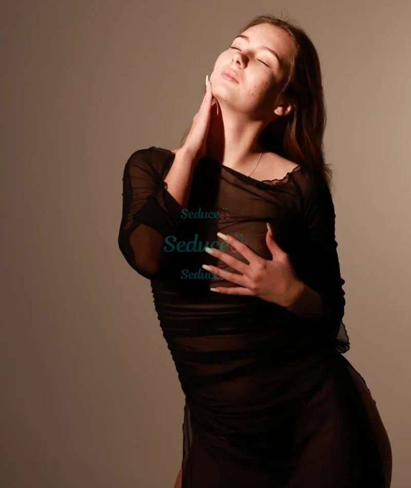 Photo escort girl Arina: the best escort service