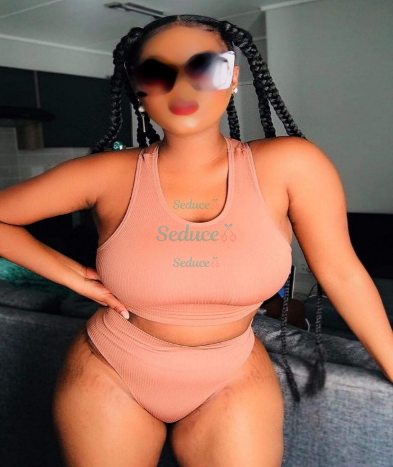 Photo escort girl Fatou: the best escort service