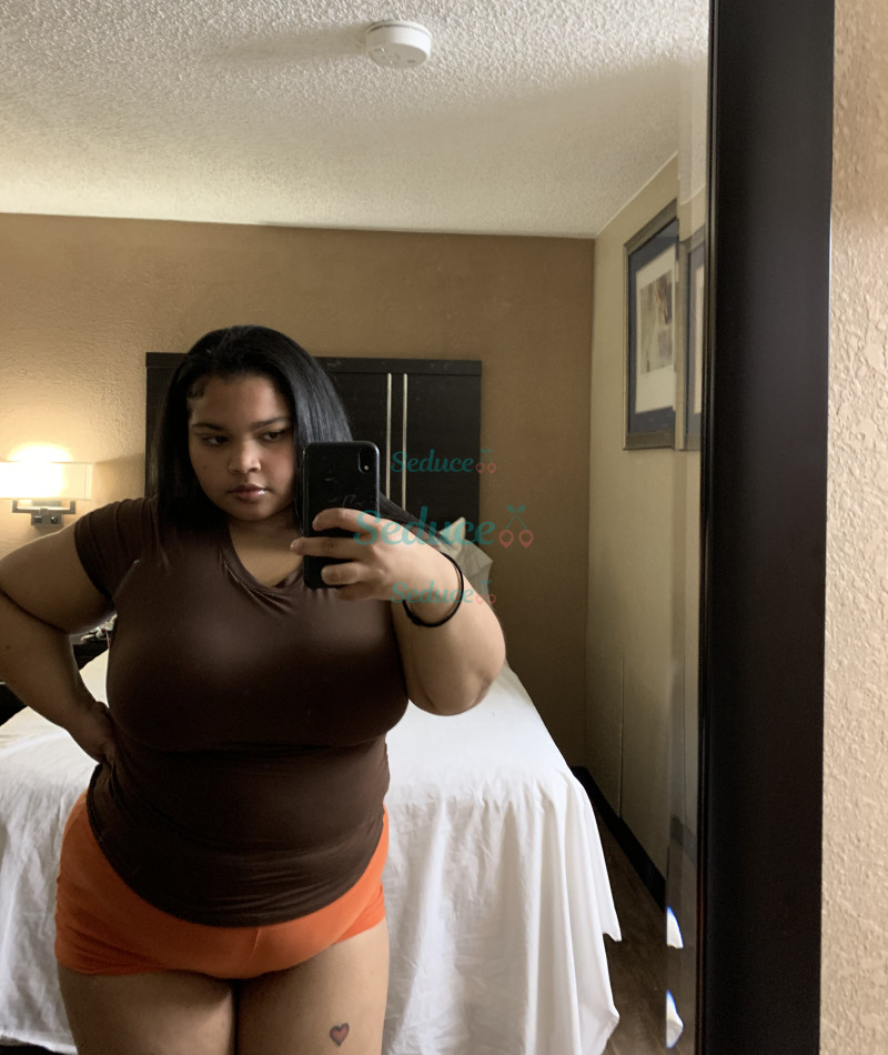 Photo escort girl Mykayla: the best escort service