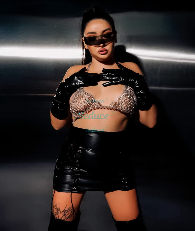 Photo escort girl Almaza: the best escort service