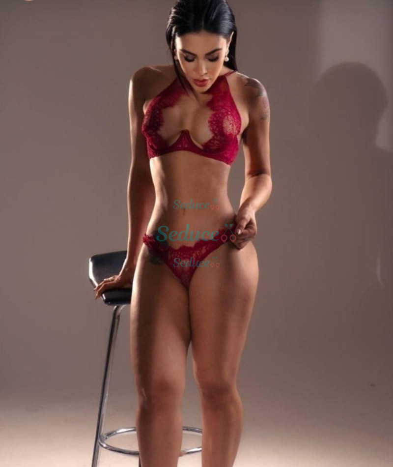 Photo escort girl Carolina: the best escort service