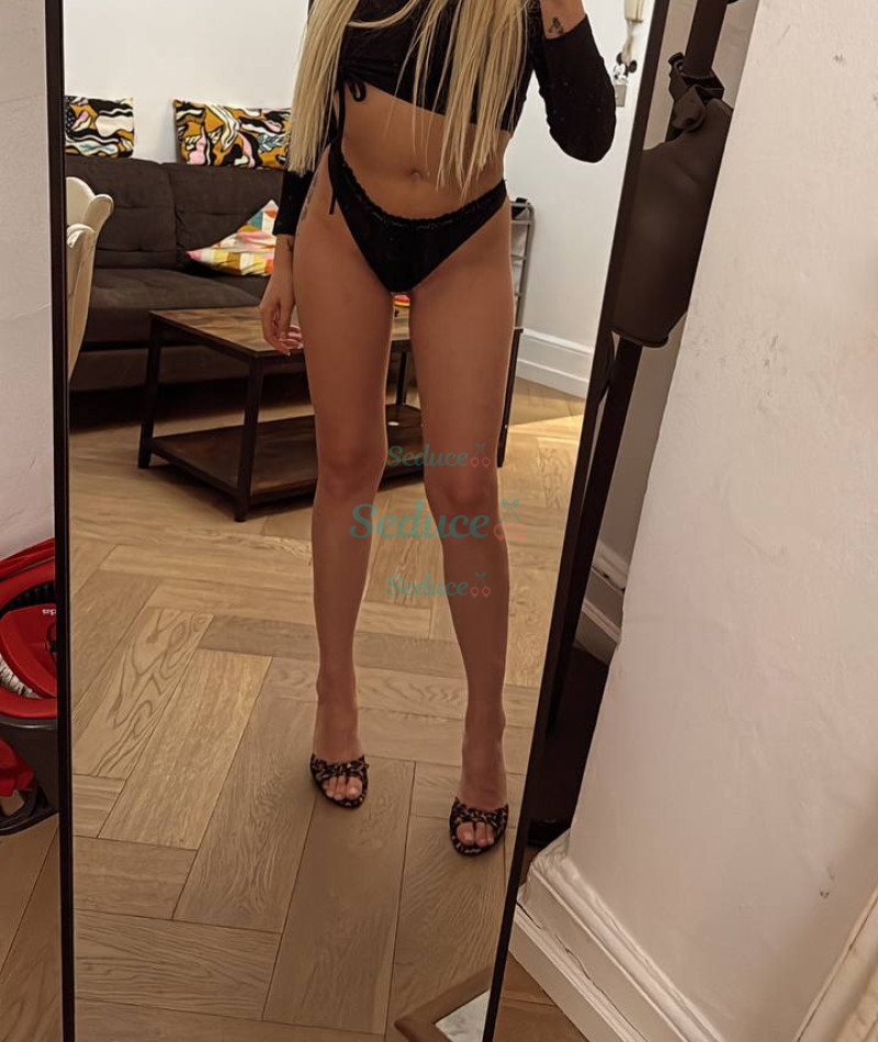 Photo escort girl Anet: the best escort service