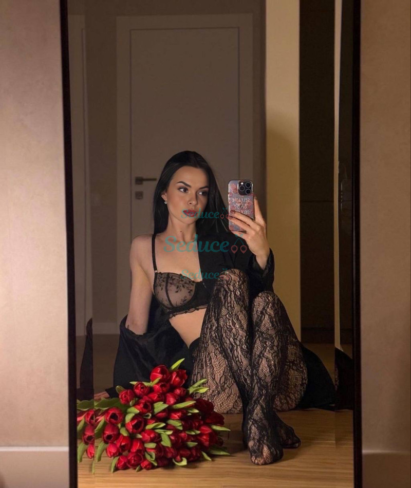 Photo escort girl Amina: the best escort service
