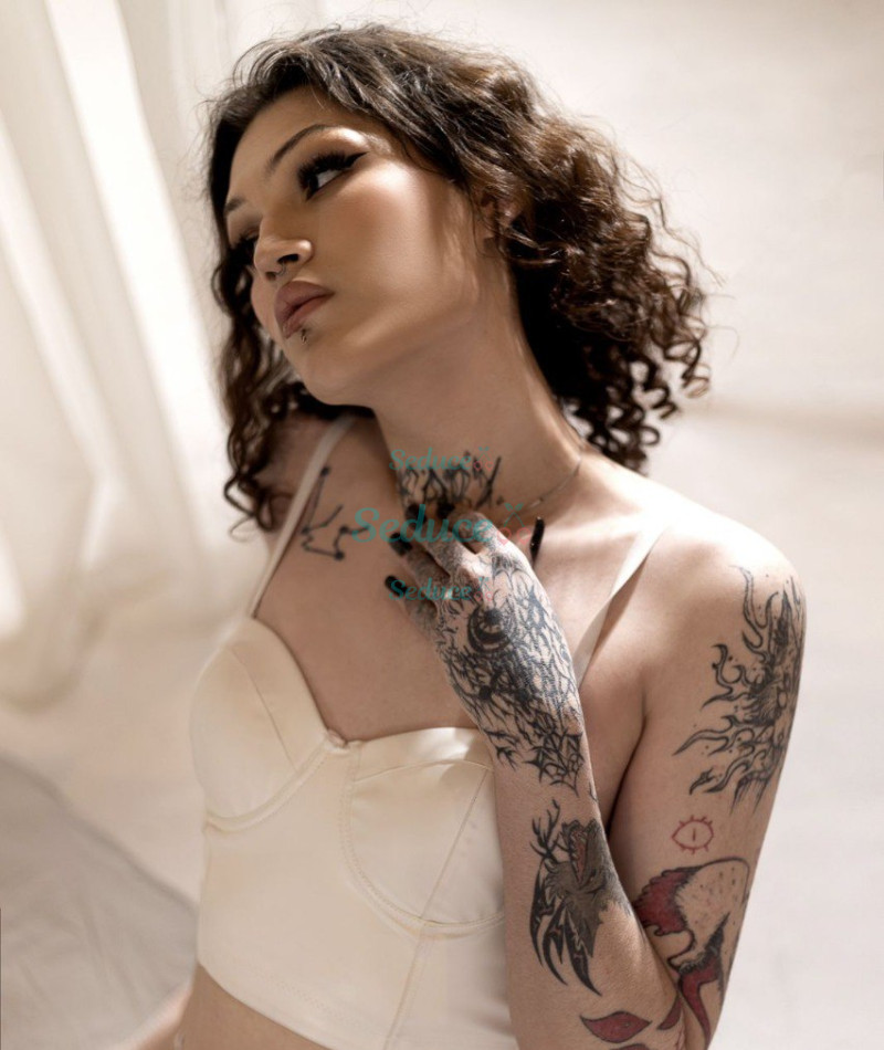 Photo escort girl Darcy: the best escort service