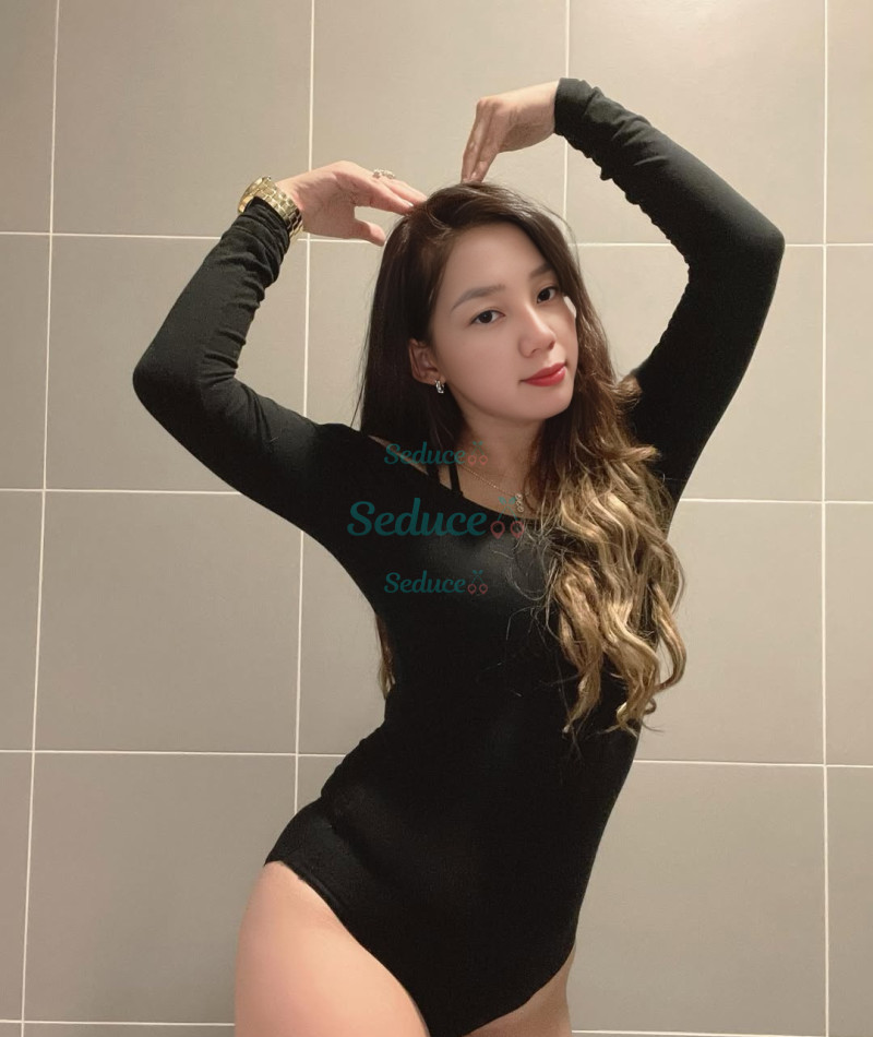 Photo escort girl Elviie: the best escort service