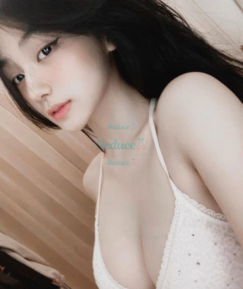 Photo escort girl Yaya: the best escort service