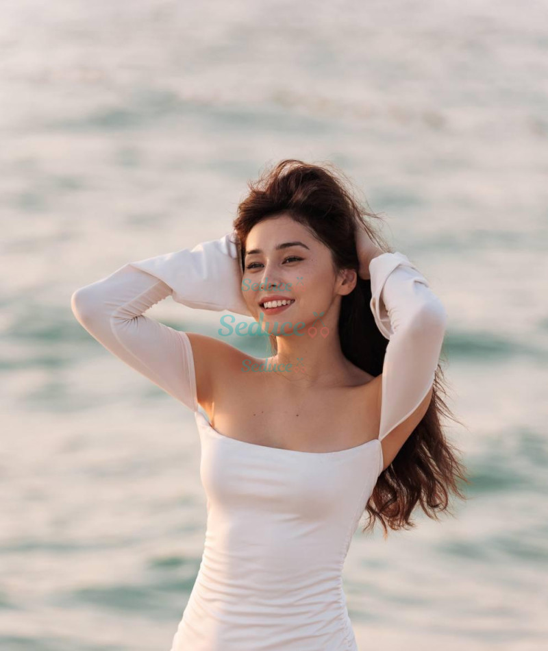 Photo escort girl Vivian: the best escort service