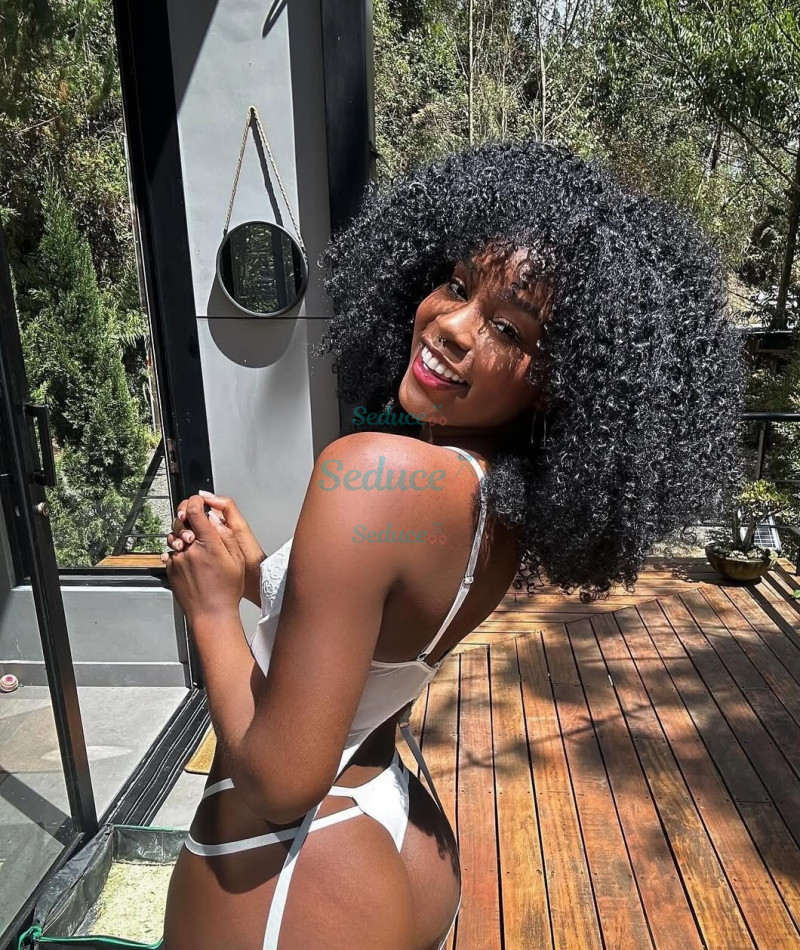 Photo escort girl Bella: the best escort service