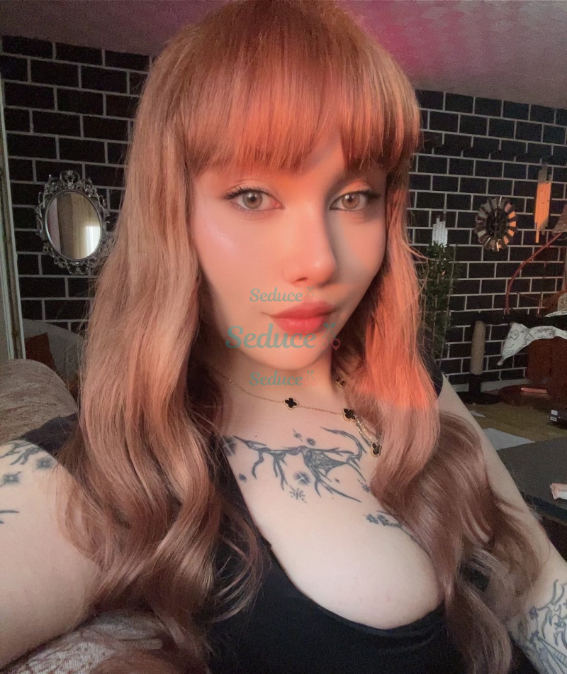 Photo escort girl larissa: the best escort service