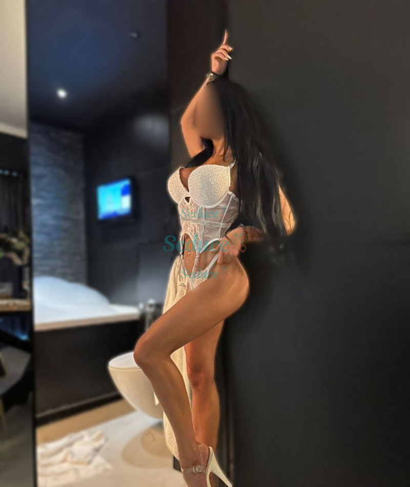 Photo escort girl Medelin: the best escort service