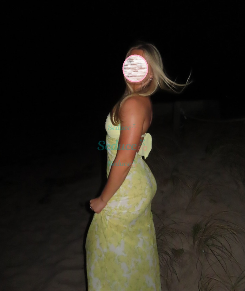 Photo escort girl Bennett: the best escort service