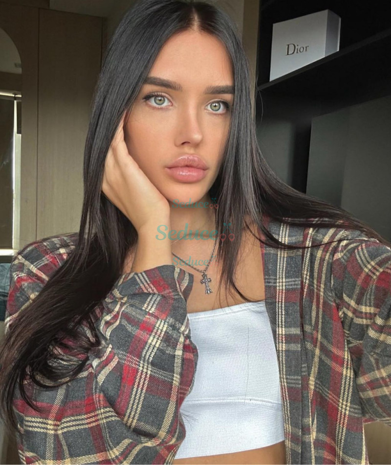 Photo escort girl Carla: the best escort service