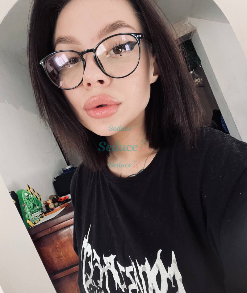 Photo escort girl Alena: the best escort service