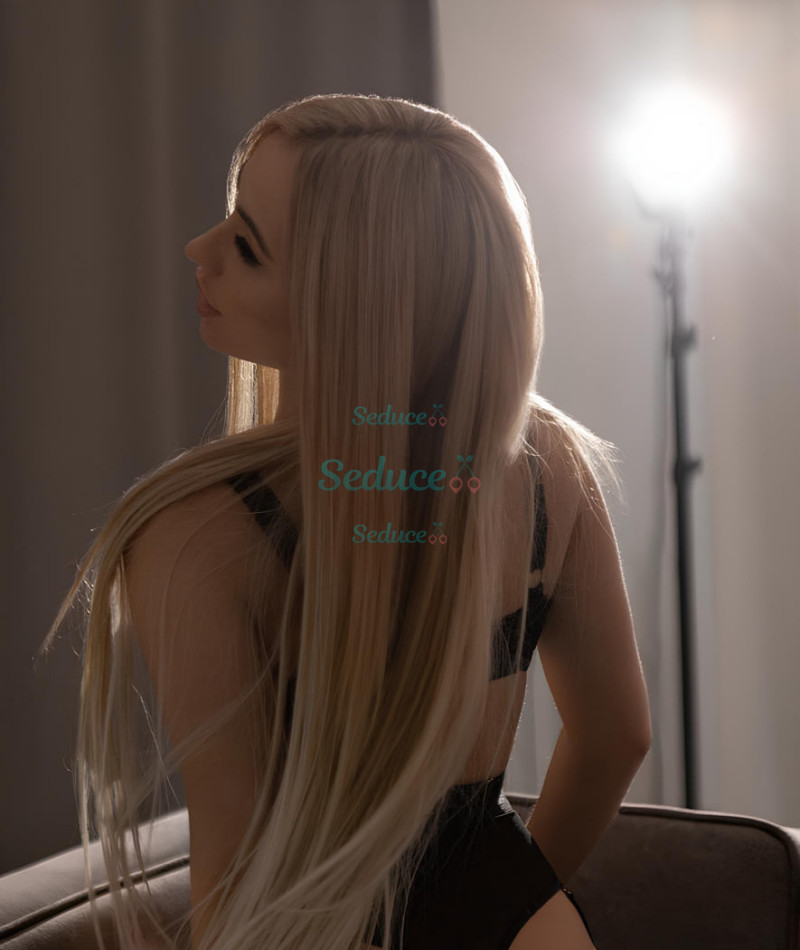 Photo escort girl Zlata: the best escort service