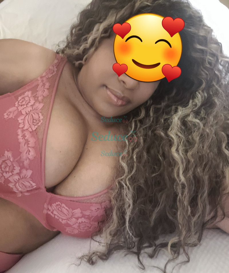 Photo escort girl Janae: the best escort service