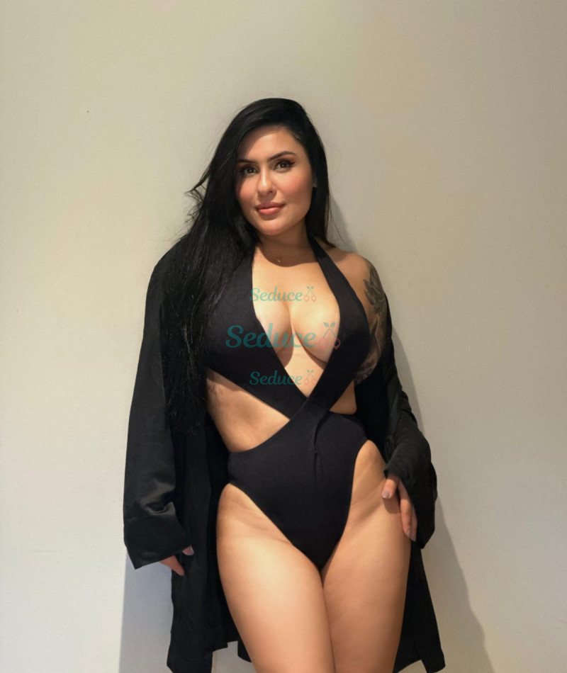 Photo escort girl Scarlet: the best escort service