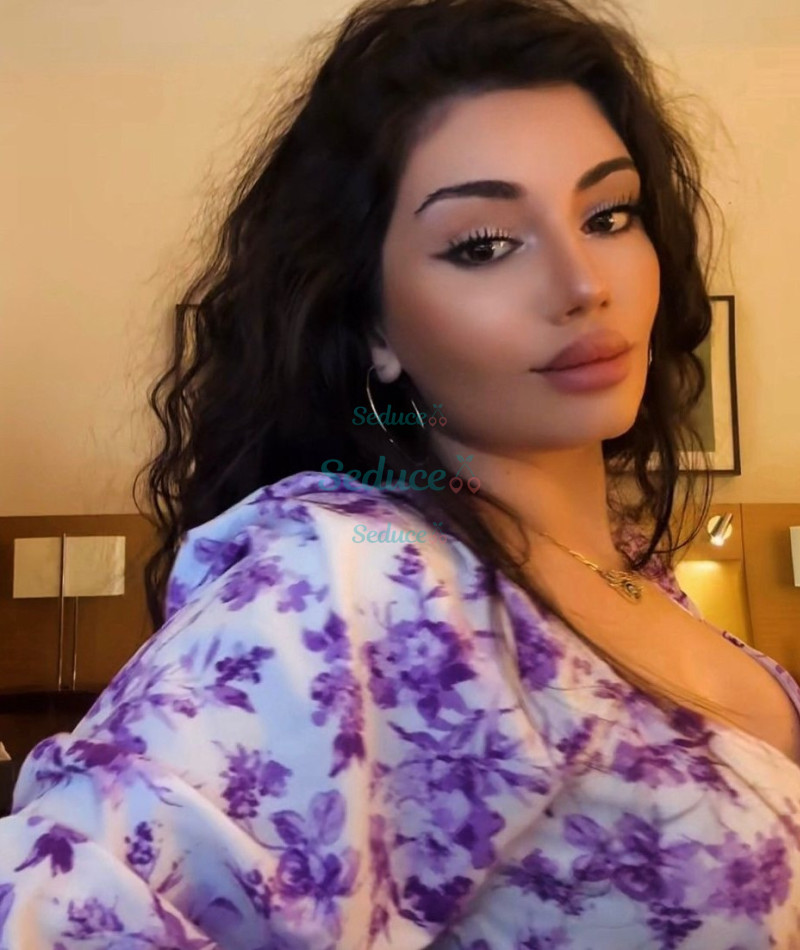 Photo escort girl Daniella Glamour: the best escort service