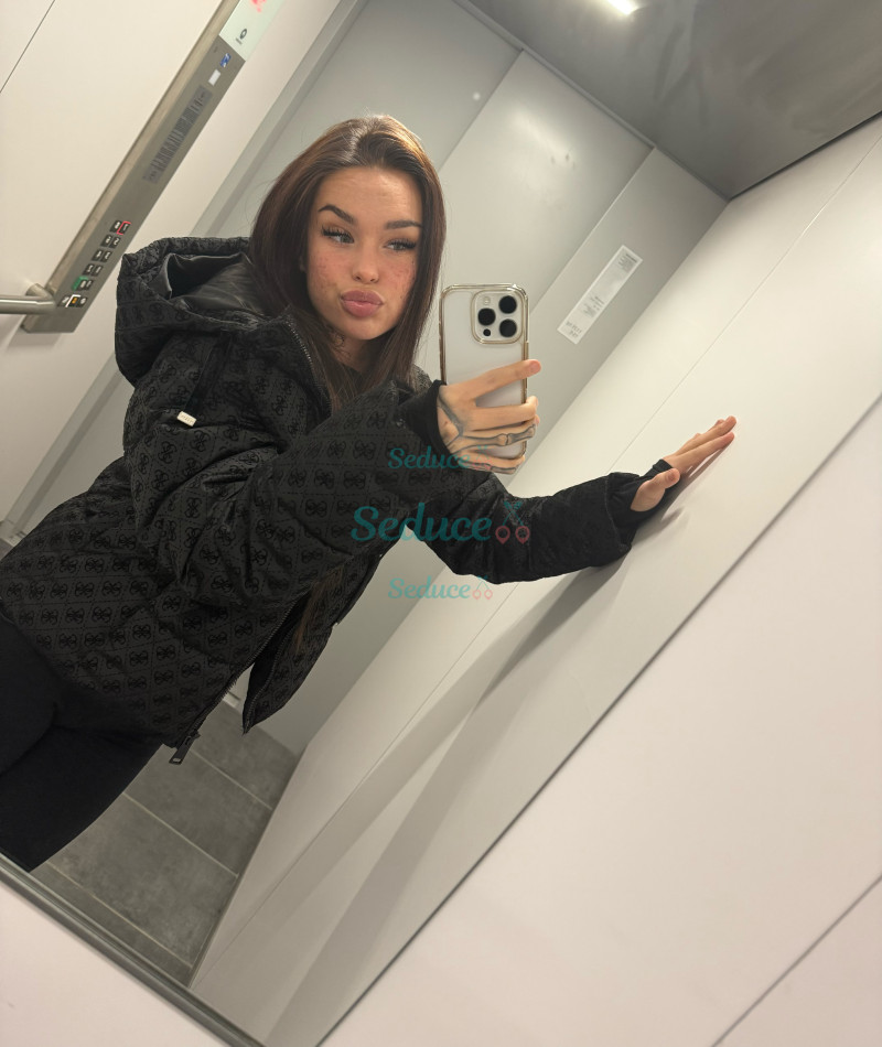 Photo escort girl Cherry Coke: the best escort service