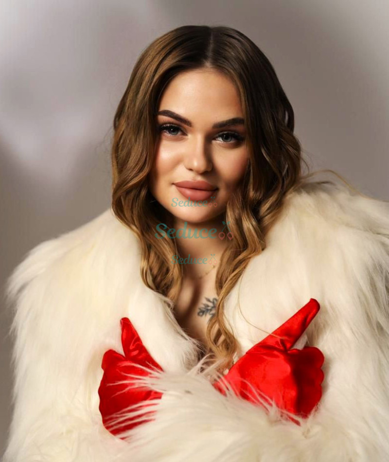 Photo escort girl Azura: the best escort service