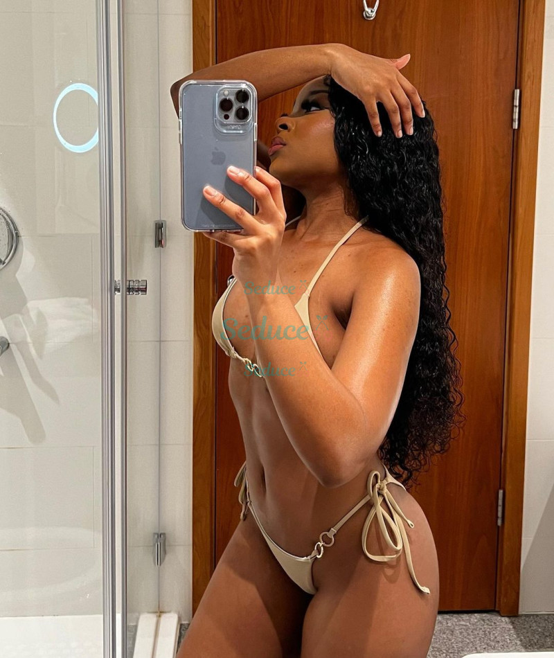 Photo escort girl Maya : the best escort service