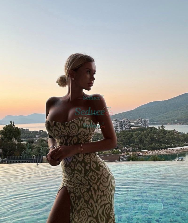 Photo escort girl Valeria: the best escort service