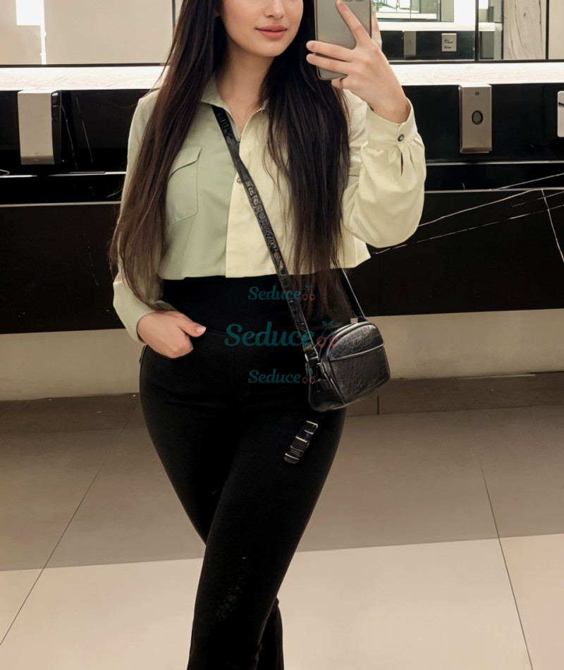 Photo escort girl Vivienne: the best escort service