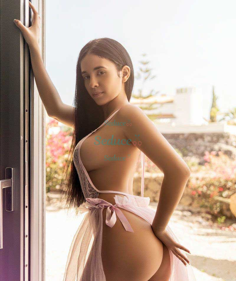 Photo escort girl Alison YA: the best escort service