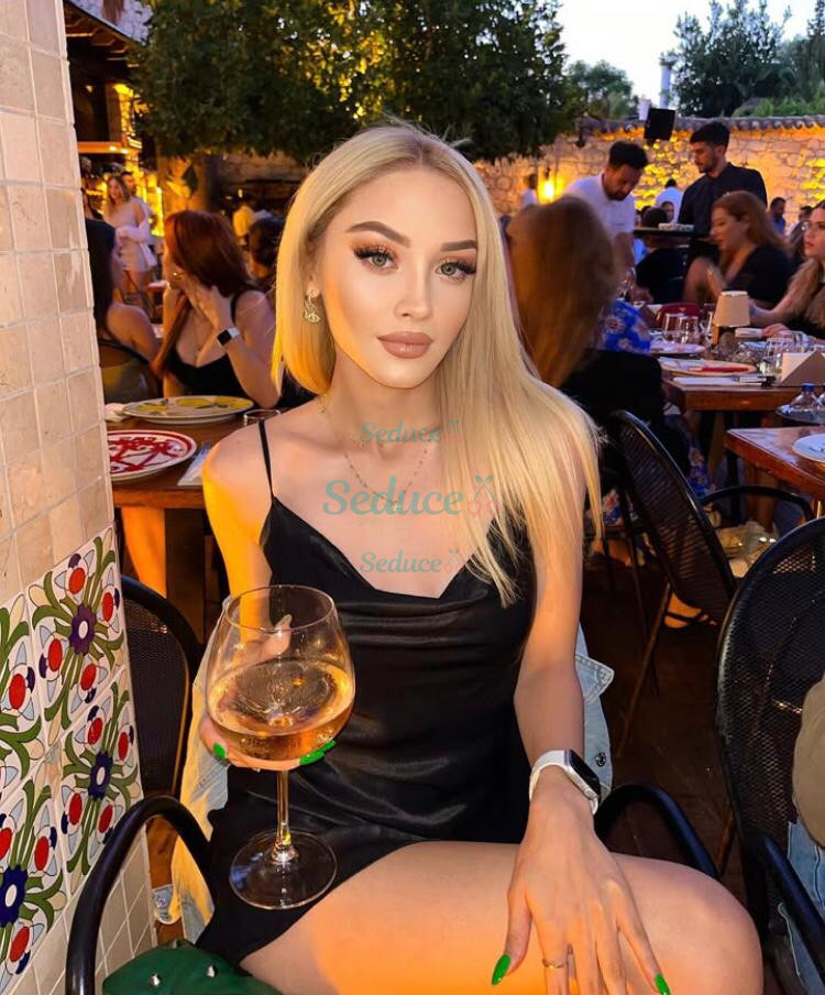 Photo escort girl Sahra: the best escort service