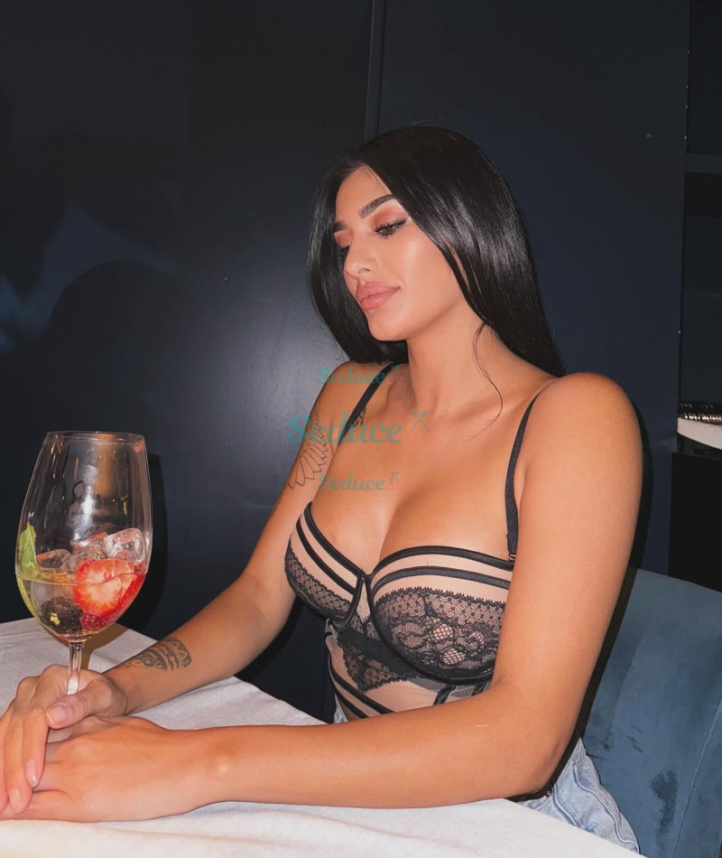 Photo escort girl Ceren: the best escort service